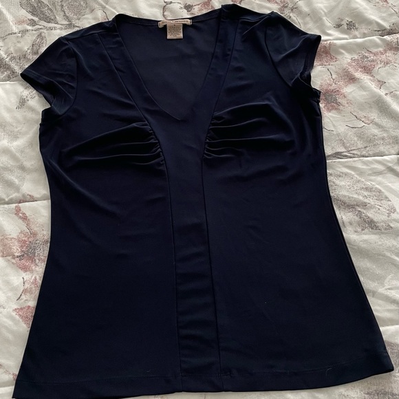 Susan Lawrence dark navy V-neck gathered center business casual blouse, size S - Picture 2 of 11